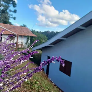 casa-alto-da-serra-campos-do-jordao.camposdojordaohotels.net/