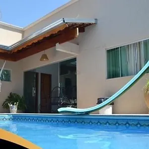 linda-casa-com-area-de-lazer-completa-exclusiva-pra-vc.caldasnovashotels.com/